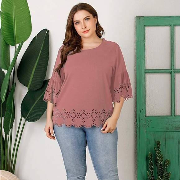 Laser cut scallop plus size blouse 1XL - Picture 1 of 3